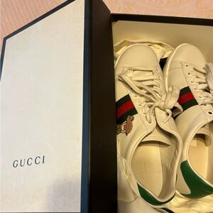 Gucci Cream Sneakers with Green and Red Accents
